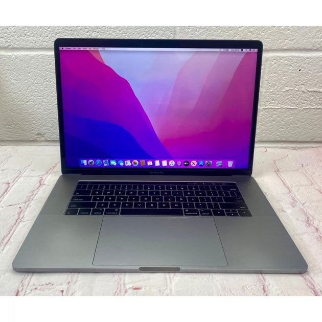 MacBook Pro 15-inch Core i9 2.4GHz 32GB / Radeon Pro 555x 4GB 