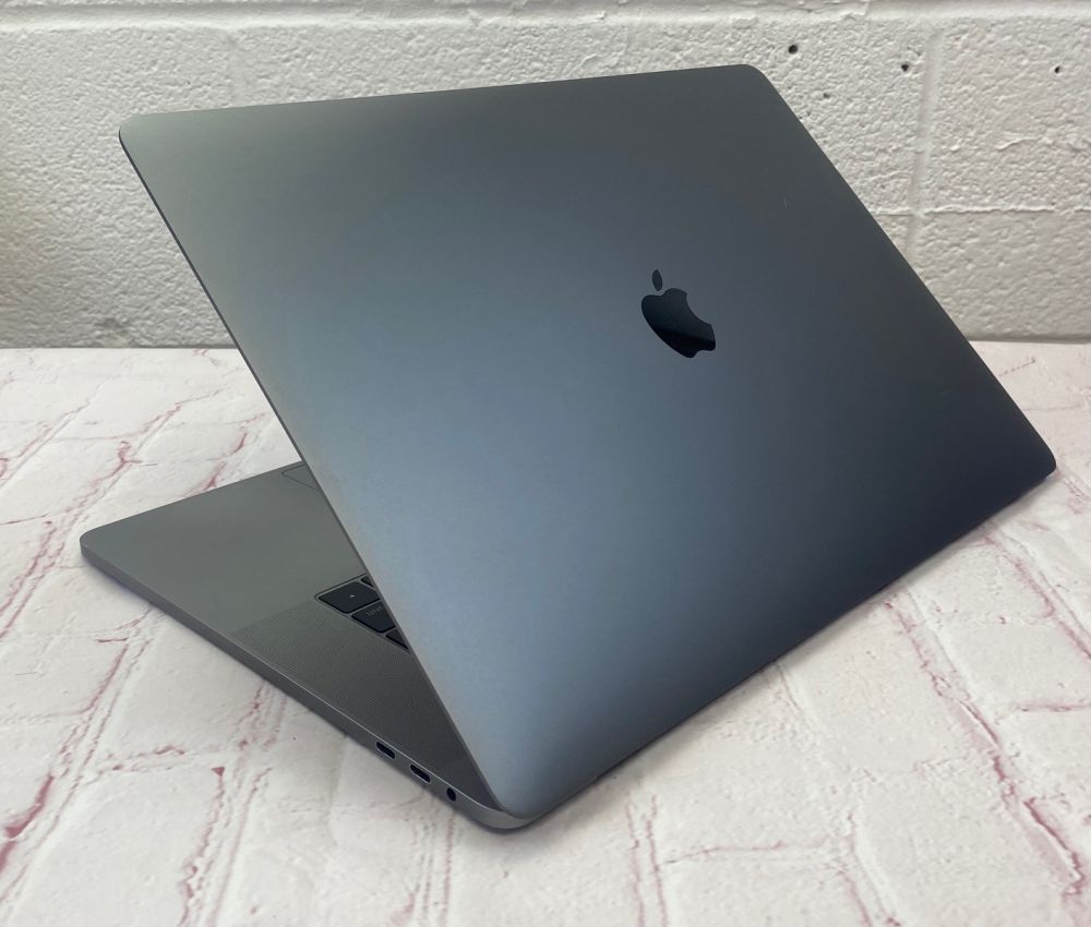 MacBook Pro 15-inch Core i9 2.9GHz 32GB / Radeon Pro 555x 4GB (Space Grey  2018)